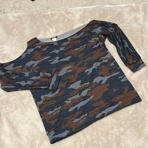 Venus Woman’s Camouflage Cold Shoulder Shirt